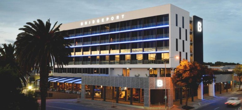 best place to eat in murray bridge bridgeport hotel