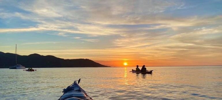 magnetic island sea kayaks