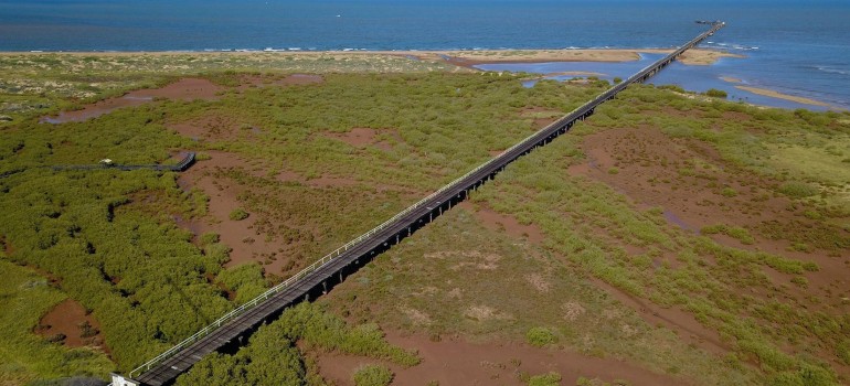 one mile jetty in carnavon