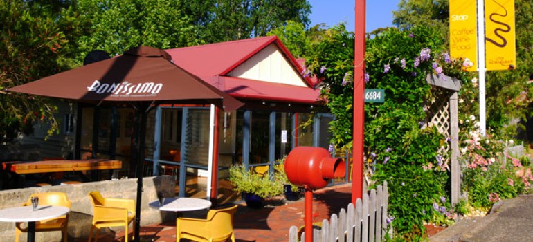 the nornabar places to eat in walpole