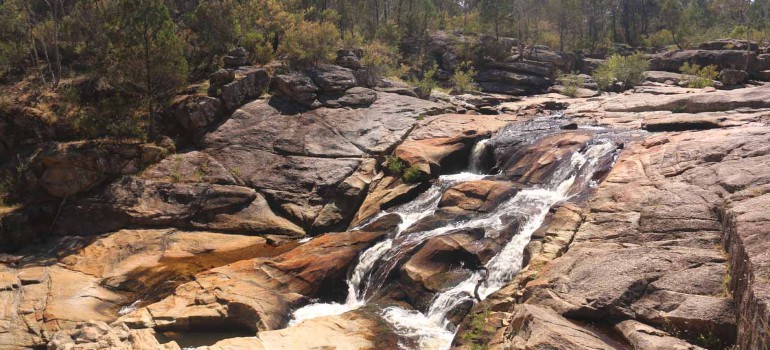 things to do in beechworth with kids visiting the woolshed waterfalls