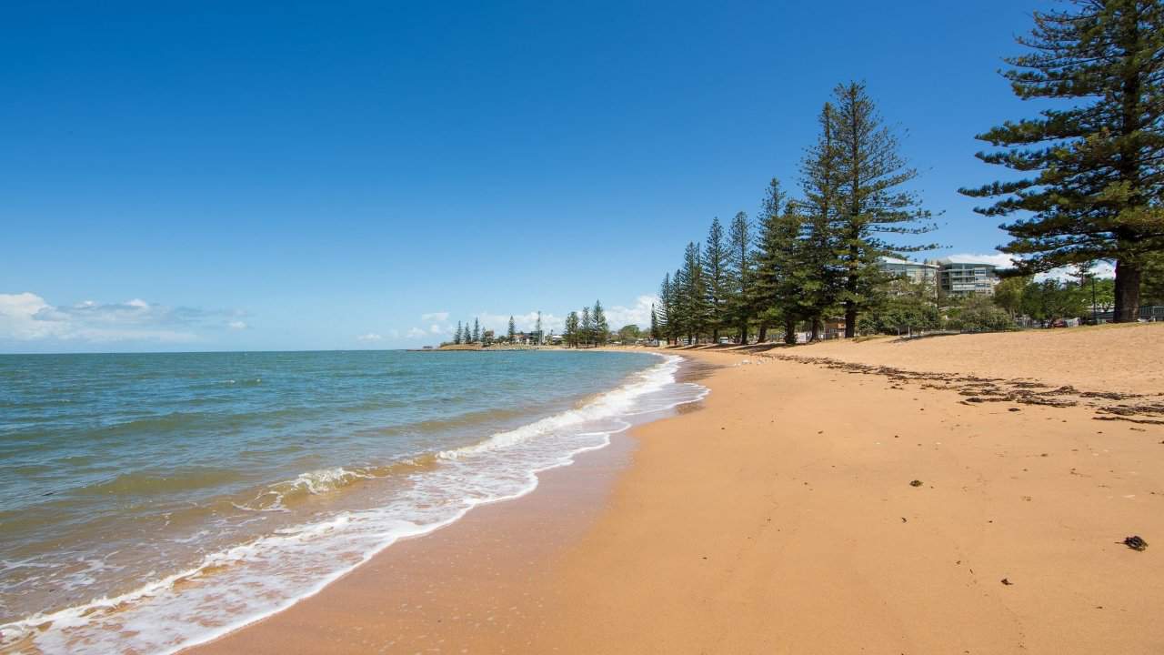 things to do in moreton bay visiting the scarborough beach