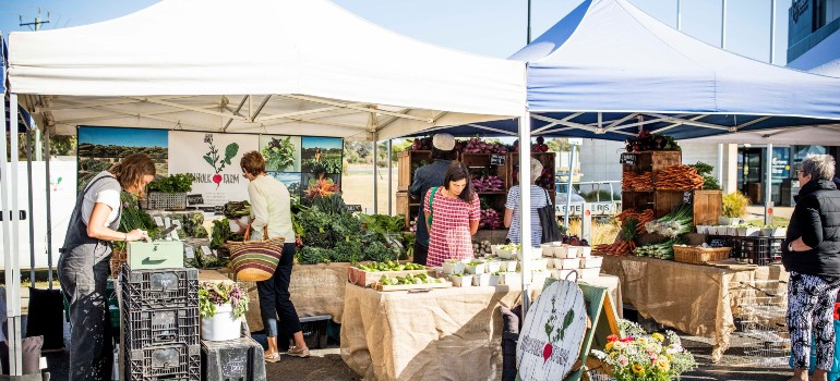 things to do in torquay going to the torquay farmers market